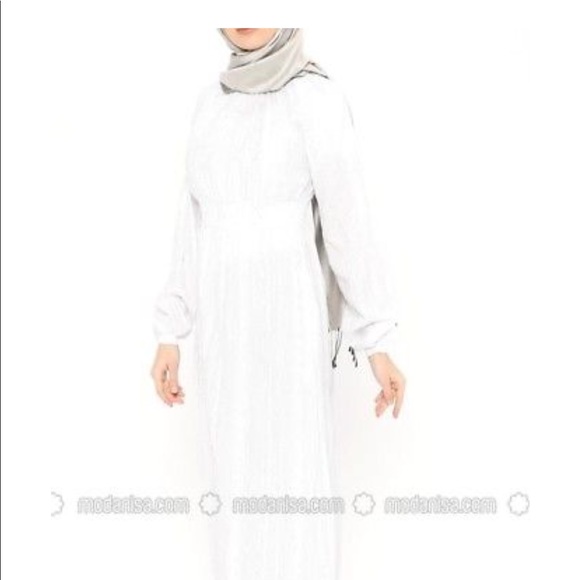 modanisa white abaya